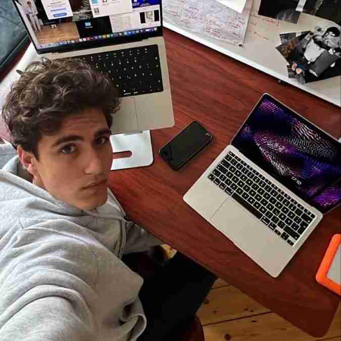 Alex Chen - Computer Science student using SemSolved